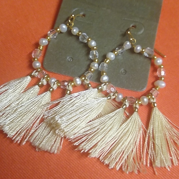 😻 3 For $15 Bead Hoop 5 Cream Tassel Dangles - Picture 2 of 4